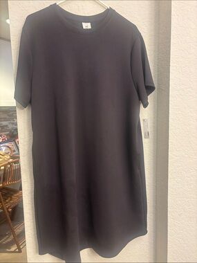 Everyday Black Short-Sleeve Tee Dress